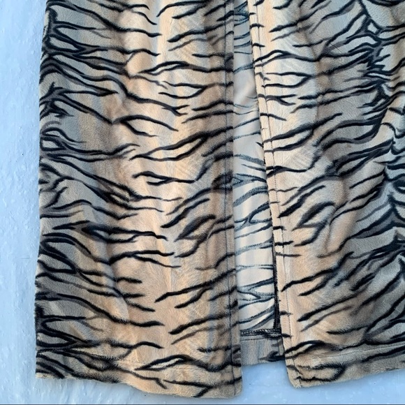 Vintage Lucent Y2K Tiger Print Stripe Fur Jacket - Picture 7 of 10